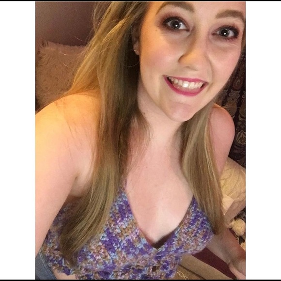 Meet your Posher, Megan - Picture 3 of 4